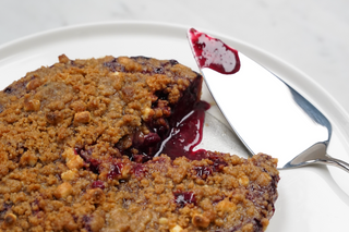 Recipe: Plum and Blueberry Tart with White Chocolate Crumble