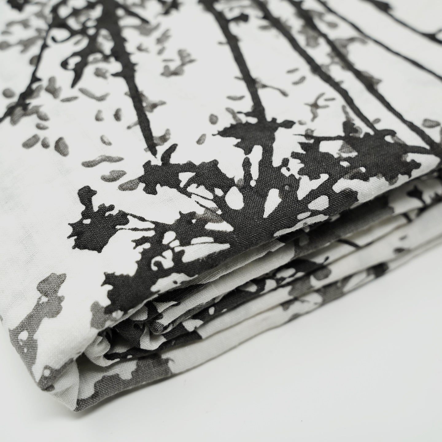 Bertozzi Linen Tablecloth / Pratoline | Borough Kitchen