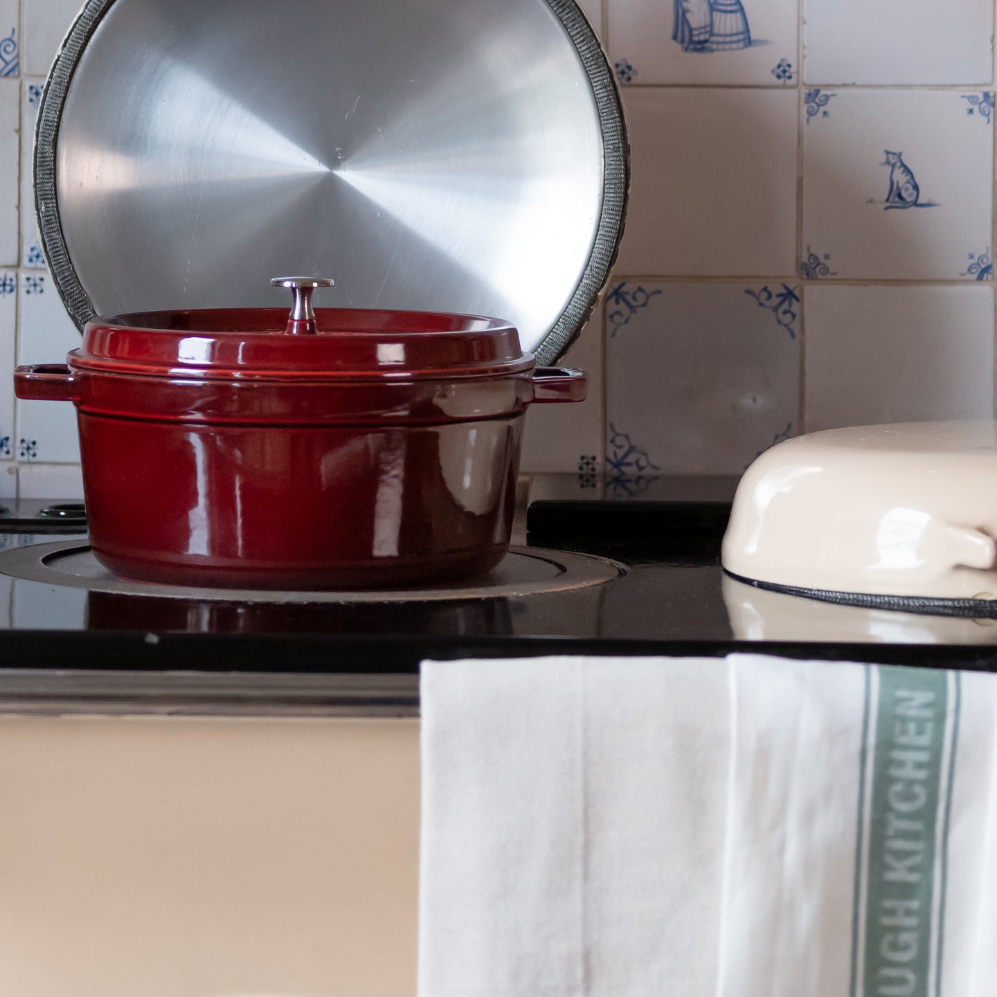 Staub Round Cocotte / Grenadine | Borough Kitchen