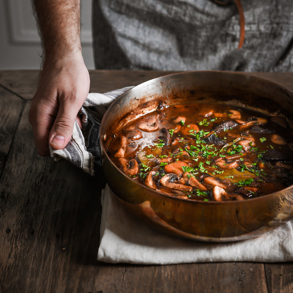 De Buyer Prima Matera CI Induction Rounded Saute Casserole with Lid / 28cm