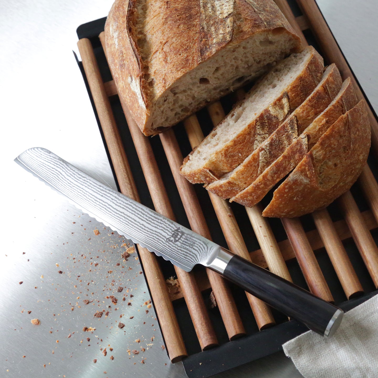 Kai Shun Classic Bread Knife / 22.5cm Borough Kitchen