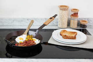 cast iron pan seasoning