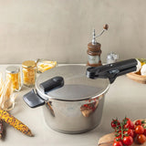 Fissler Vitaquick Premium Pressure Cooker with Insert / 22cm