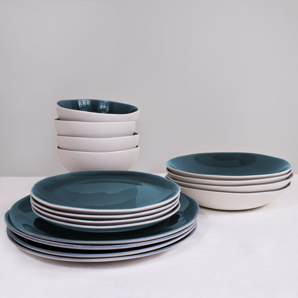 Jars Maguelone 16 Piece Dinner Set / Outremer **