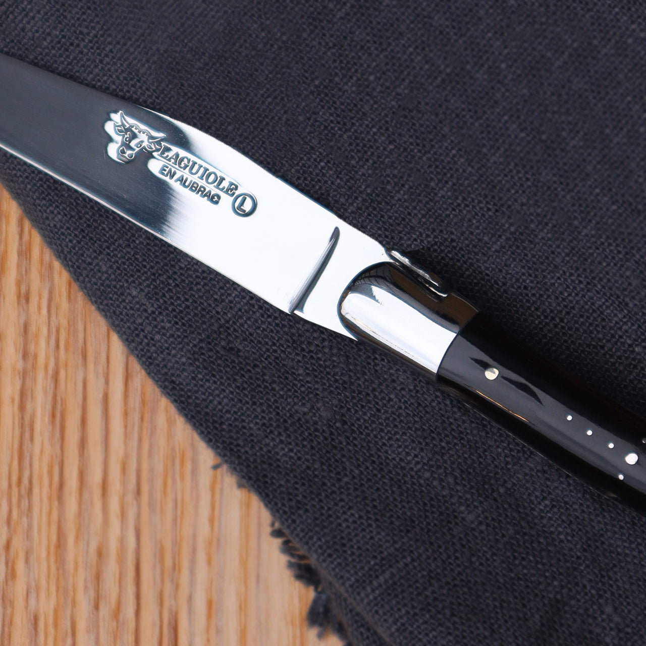 laguiole-en-aubrac-steak-knife
