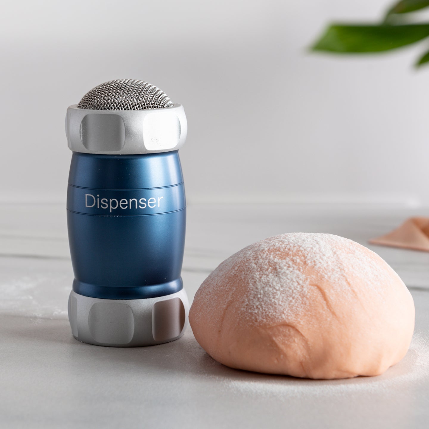 Marcato Flour Dispenser / Powder Blue