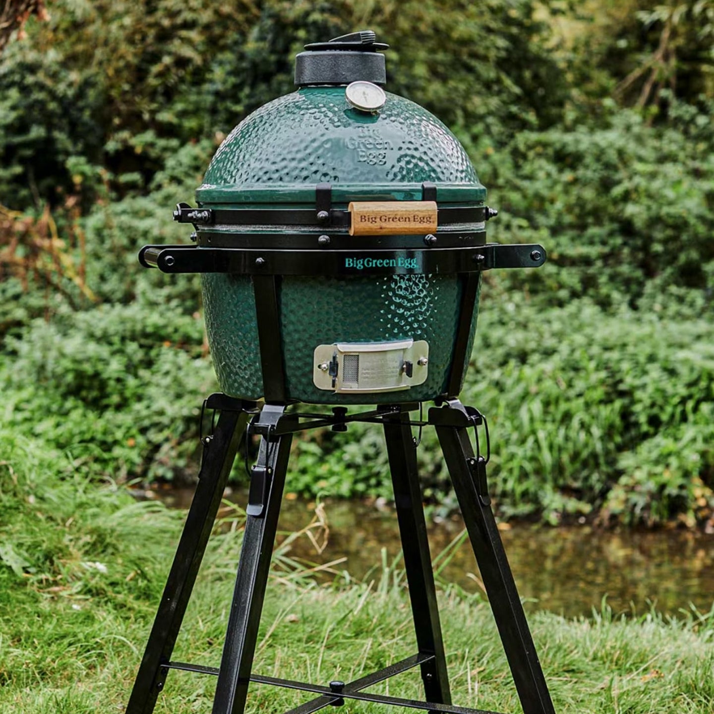 Big Green Egg Mini-Max with Foldable Stand