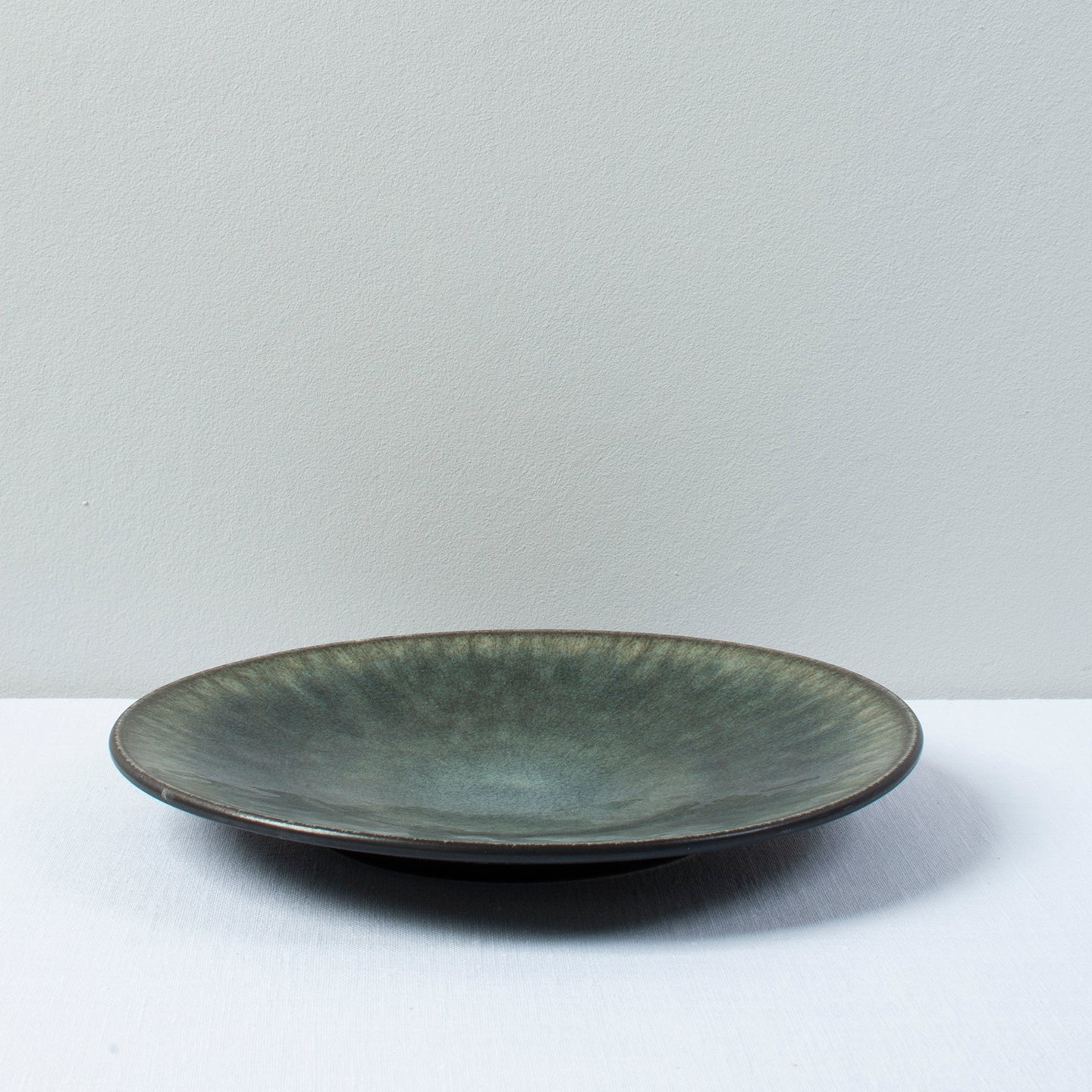Jars Tourron Dinner Plate / 26cm / Samoa/Black | Borough Kitchen