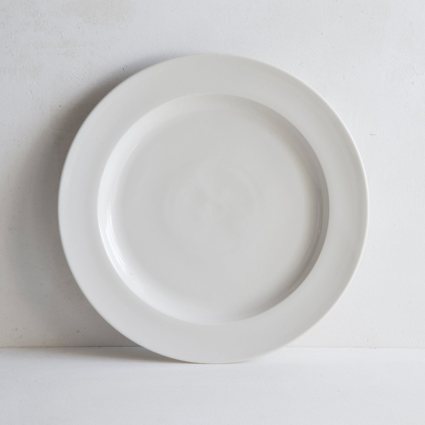 John Julian Classical Porcelain Plain Charger Plate / 30cm *