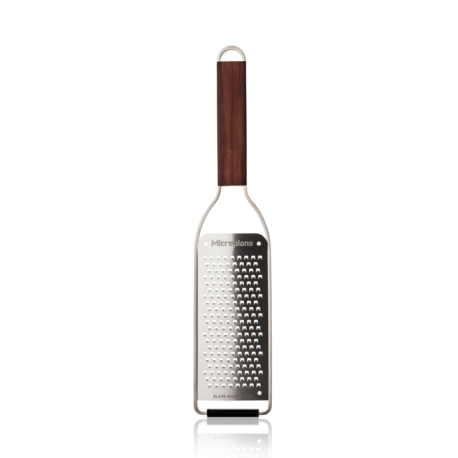 https://www.boroughkitchen.com/cdn/shop/products/microplane-master-series-coarse-grater-borough-kitchen_900x900.jpg?v=1600962690