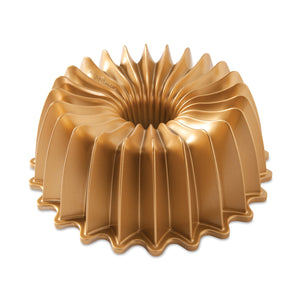 Nordic Ware Nonstick Cast Aluminum Swirl Bundt Pan, 10-Cup