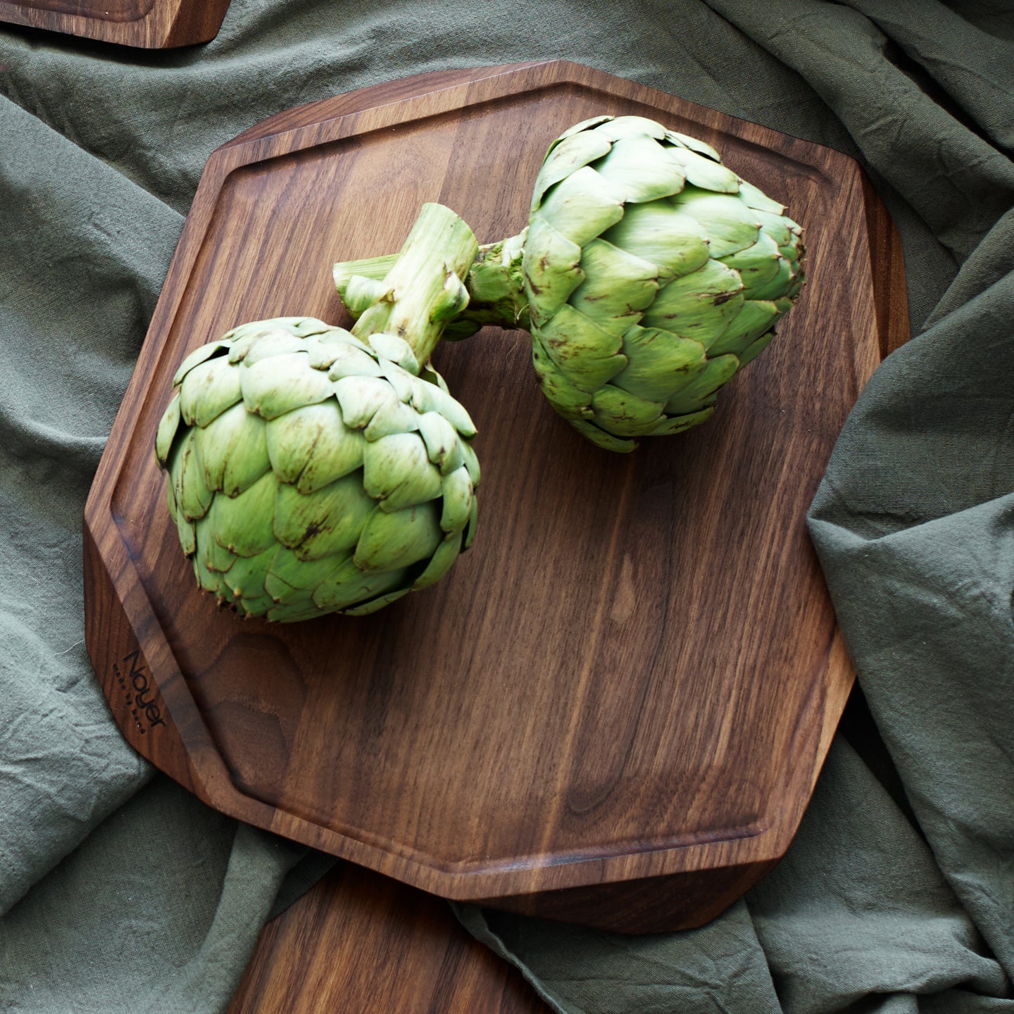 Noyer Walnut Carving Board / 38x33cm