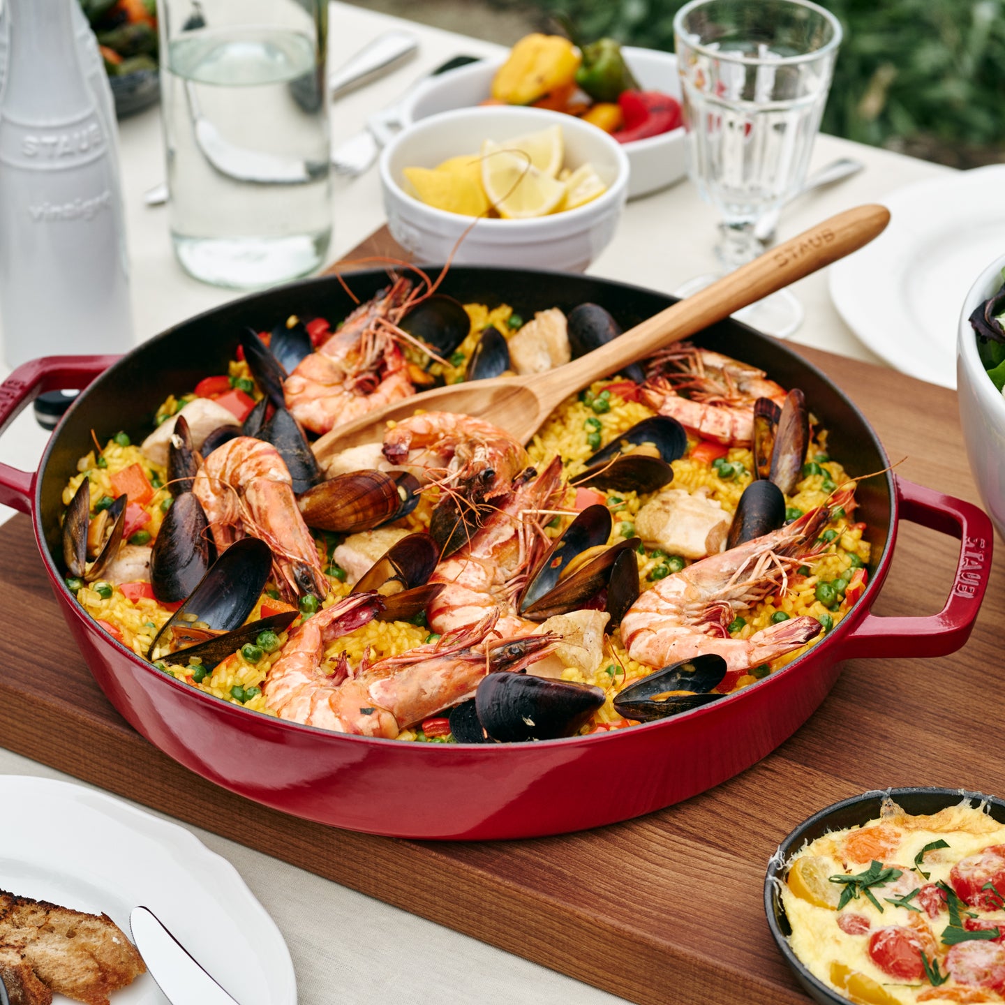 Staub Paella Pan / Cherry