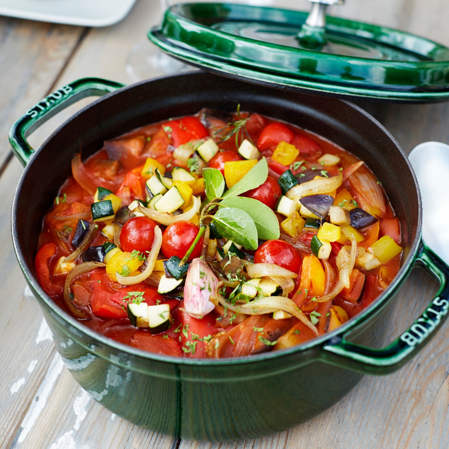 Staub Round Cocotte / Basil