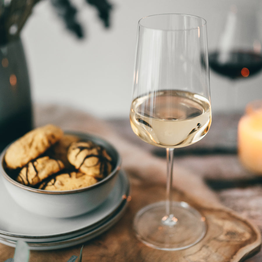 https://www.boroughkitchen.com/cdn/shop/products/zwiesel-vervino-chardonnay-wine-glass-lifestyle-borough-kitchen_900x900.jpg?v=1634748725